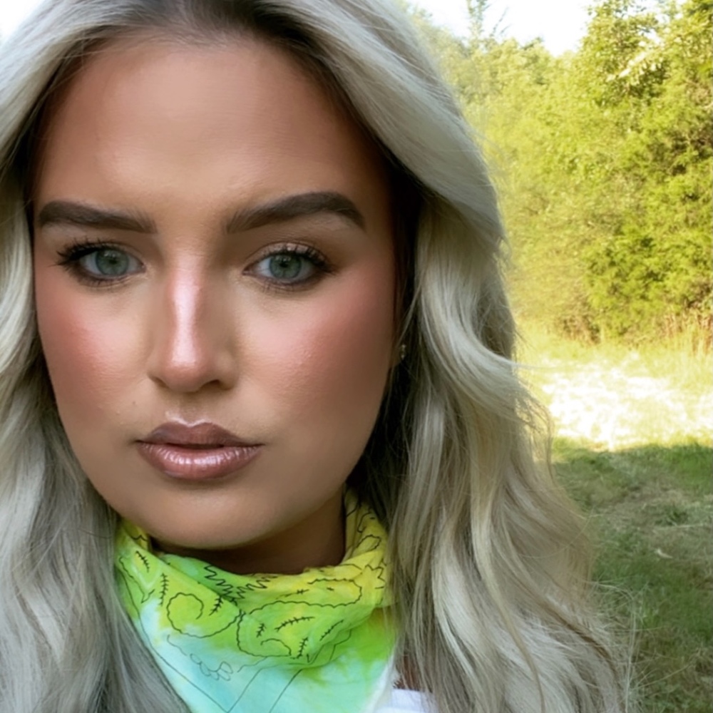 Meet your Posher, Shelby